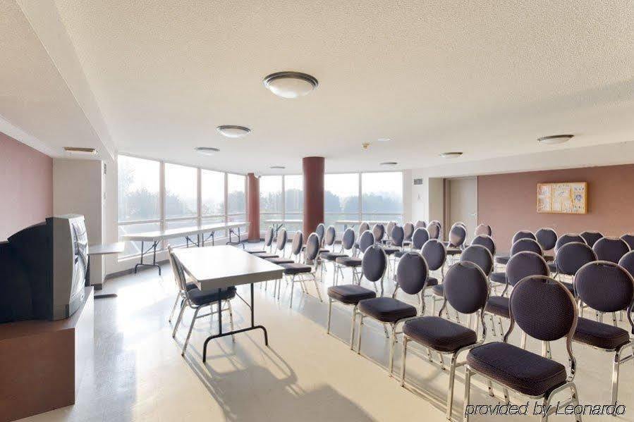Residence & Conference Centre - โตรอนโต ภายนอก รูปภาพ